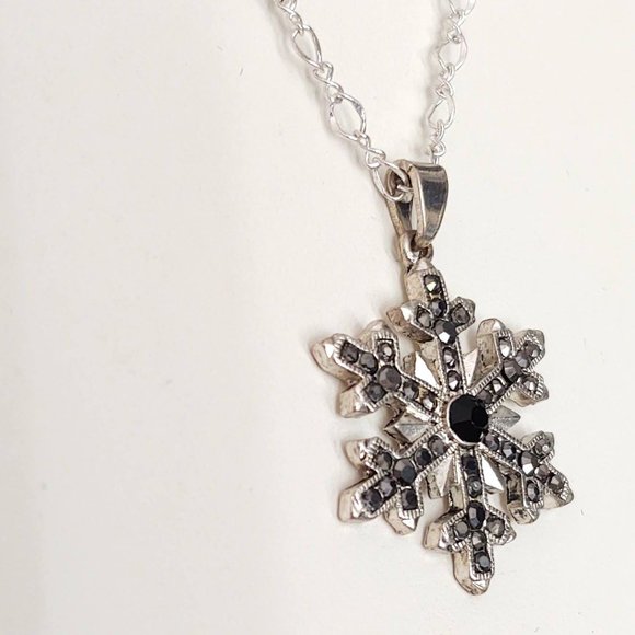 Silver snowflake with black and gray crystals pendant necklace - Picture 5 of 10